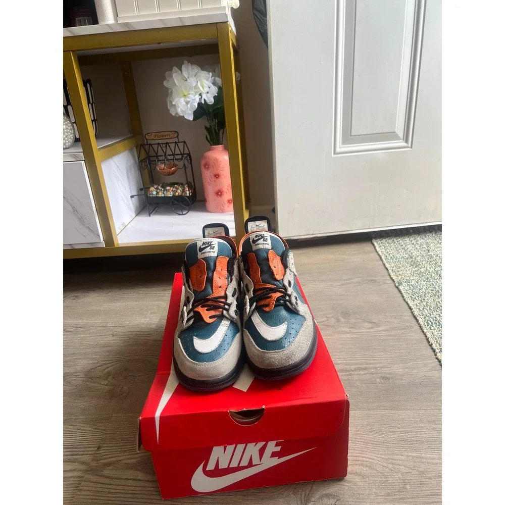 Nike SB Low x Jordan Men's Deconstructed Design Orange Green Size 9.5